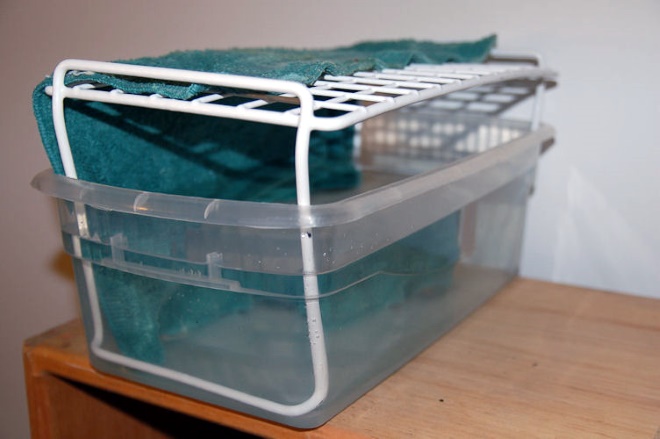 Самодельный увлажнитель из емкости с водой