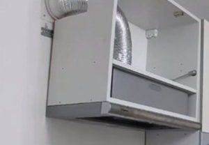 Установленная вытяжка