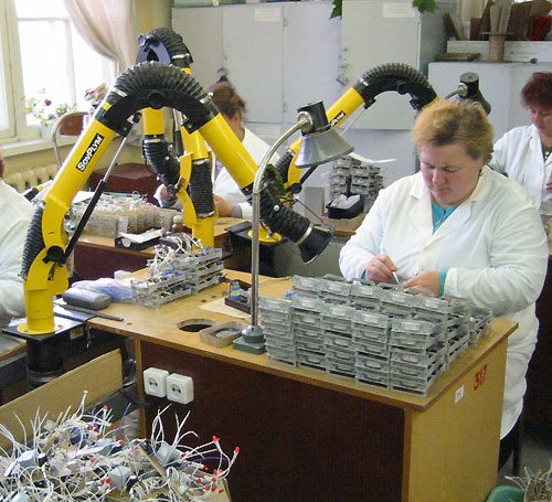Каждое рабочее место может быть оборудовано персональной вытяжкой