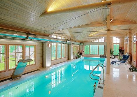 При деревянной отделке к отведению влаги следует относиться особенно серьезно.