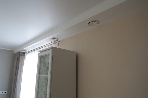 Притоком воздуха в помещение можно управлять автоматически с пульта